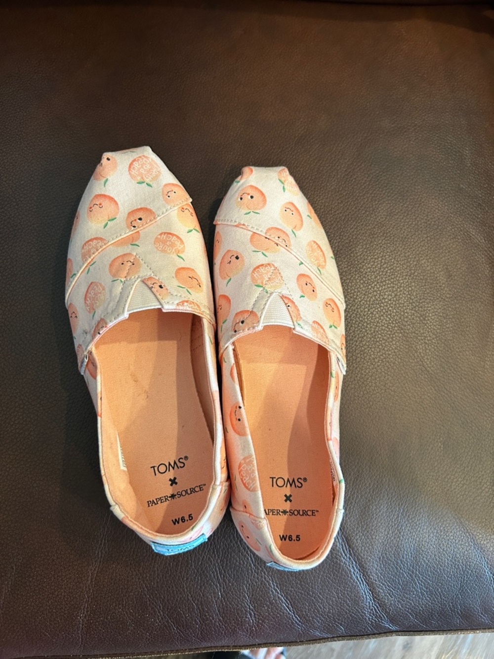 TOMS Women Peach Print Canvas Slip-Ons - Cream/Peach